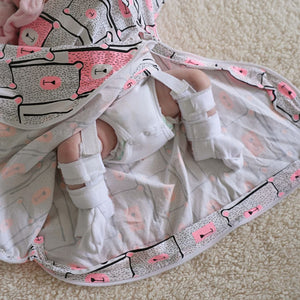 All Seasons (0.7 TOG) - Hands In & Out Extra-Wide Sack (Fits Hip Harness) - Pinky Bears