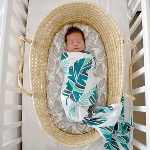 Koala Hugs newborn swaddle blanket wrap features clever pockets inside that gently cocoon your baby’s arms to keep them securely inside the swaddle wrap.