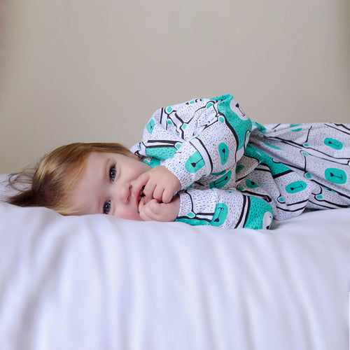 All Seasons (0.7 TOG) - Hands In & Out - Minty Bears